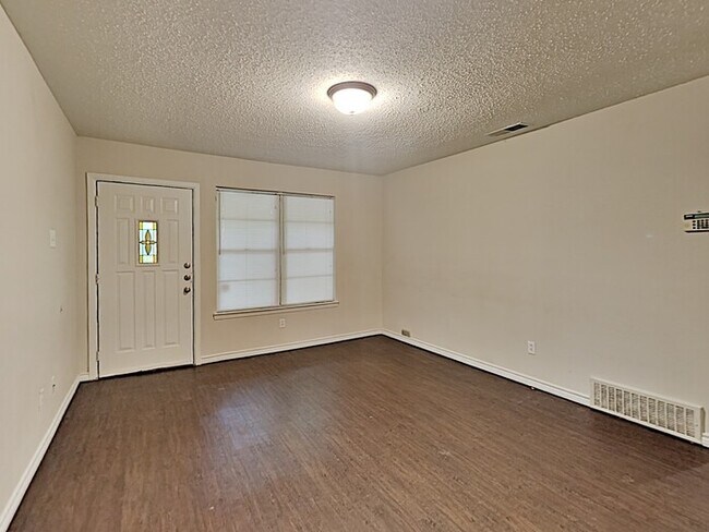 Foto del edificio - No Application Fee* Plus $250 Off First 2 ...