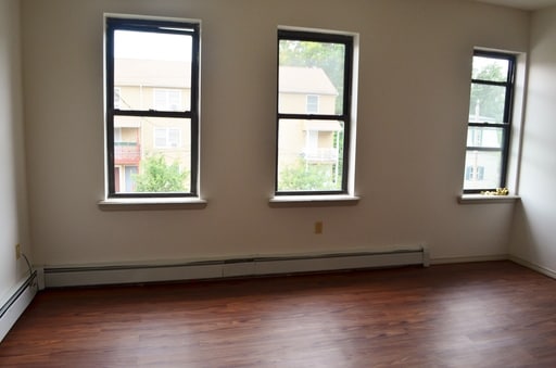 Building Photo - 148 Clark St