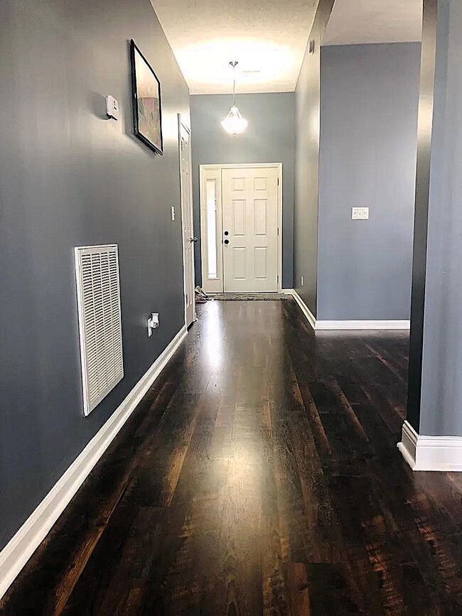 Building Photo - 669 Cielo Vista Rd