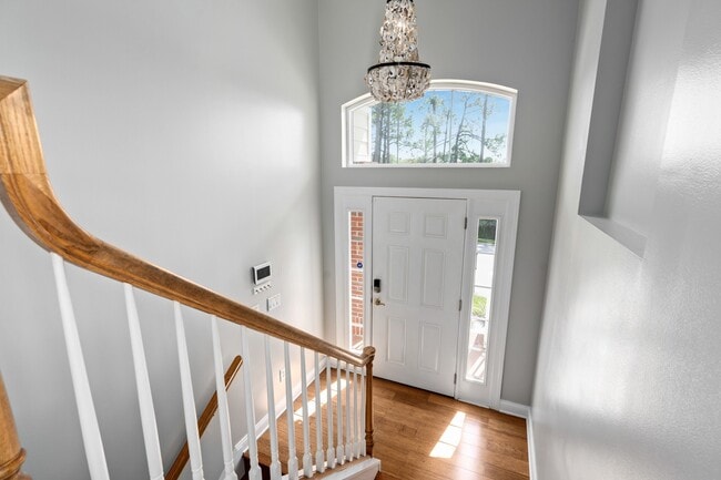 Building Photo - 156 Sunset Cir S