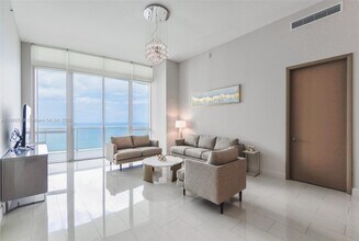 Building Photo - 15901 Collins Ave