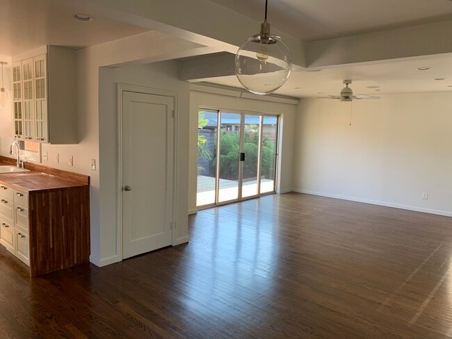 Área de estar - 1251 SE 47th Ave