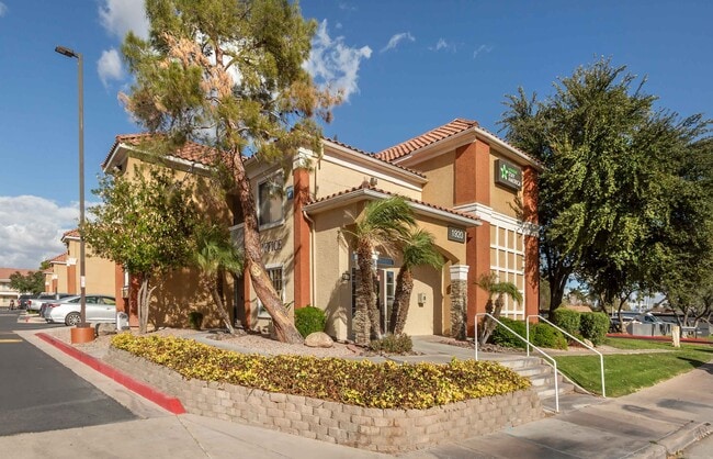 Building Photo - Furnished Studio-Phoenix - Mesa - West
