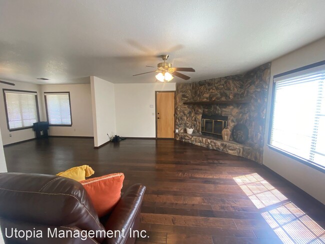 Building Photo - 4 br, 2 bath House - 2621 W. Ave K4