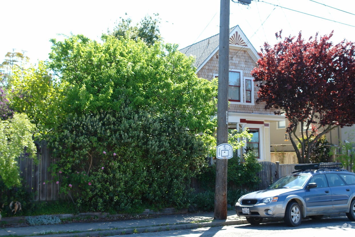 Building Photo - 2533 California St