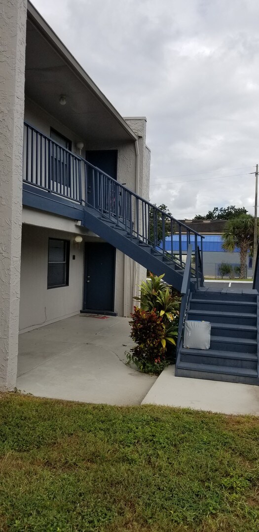Foto del edificio - 5123 Curry Ford Rd