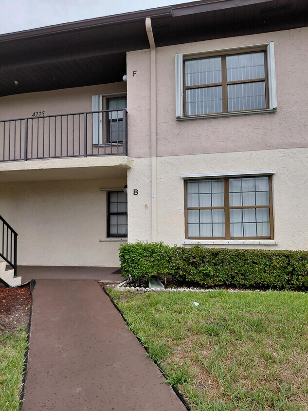 Foto principal - 4225 S 57th Ave