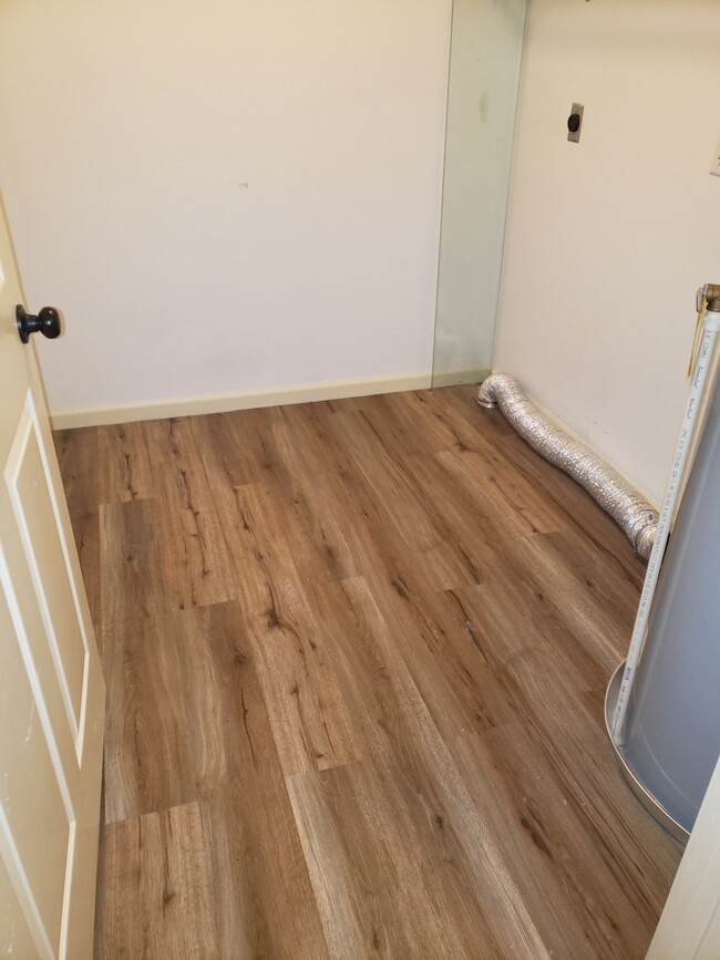 Laundry room - 240 Oakley Dr