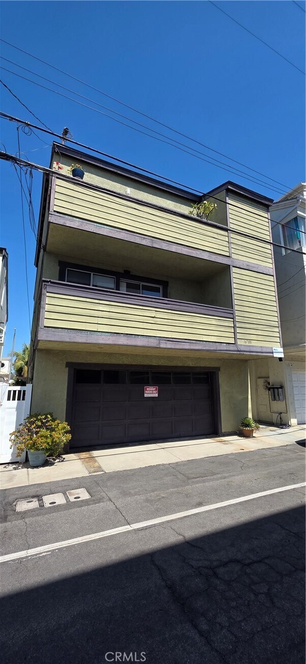 Foto del edificio - 16788 Bayview Dr