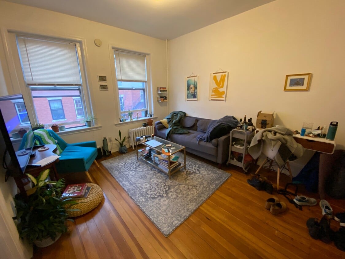 Primary Photo - 3 Phillips St
