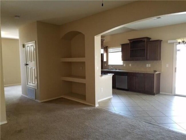 Building Photo - Don't miss out!