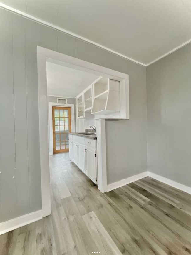 Building Photo - Cozy 2 Bed / 1 Bath Detached Home – $1,699...