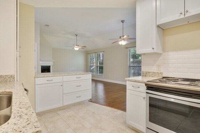 Building Photo - 766 Fawn Lake Dr