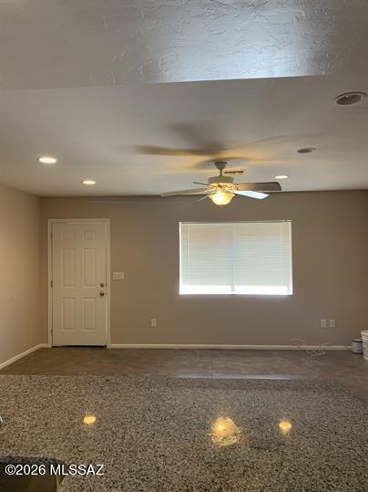 Building Photo - 308 E Blacklidge Dr