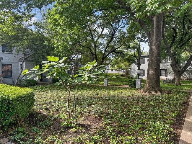 Photo - 4944 N Hall St Apartment