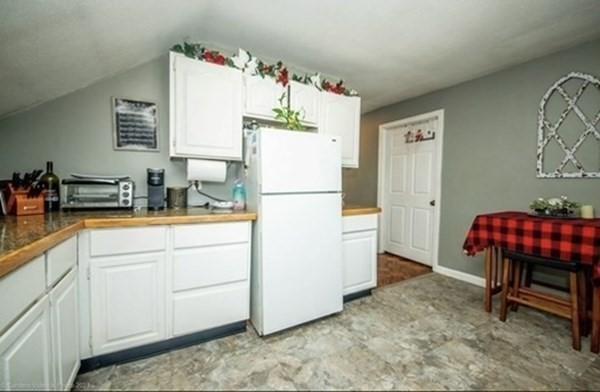 Building Photo - 3 bedroom in Fall River MA 02724