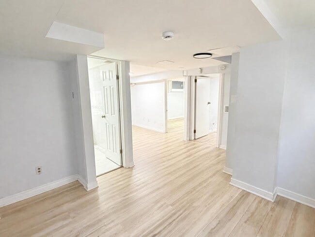Building Photo - 567 Campbell Ave