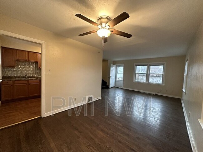Building Photo - 7220 Columbia Ave