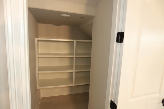 Building Photo - 118 Stadium Dr