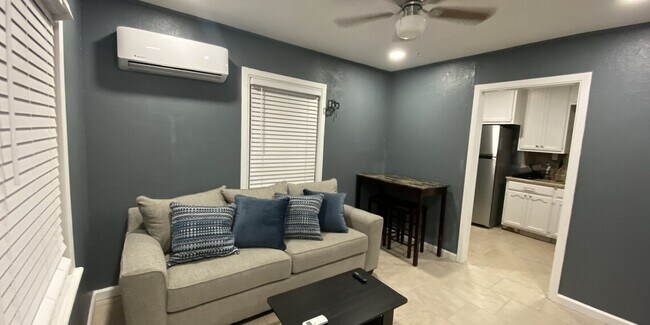 livingroom - 235 W Robertson Rd
