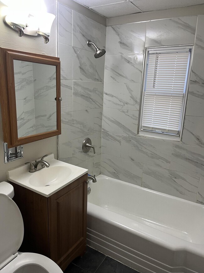 Foto del edificio - 6706 N 52nd St
