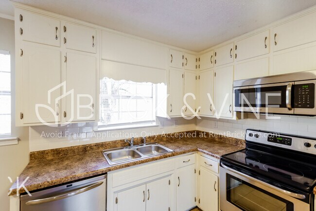 Foto del edificio - 400 South Highland Drive