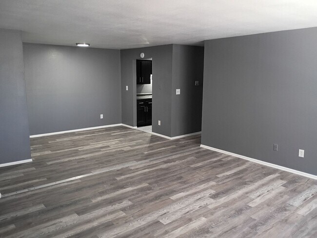 Foto del edificio - Updated 2BR Apartment | Heat Included | Kenosha Location