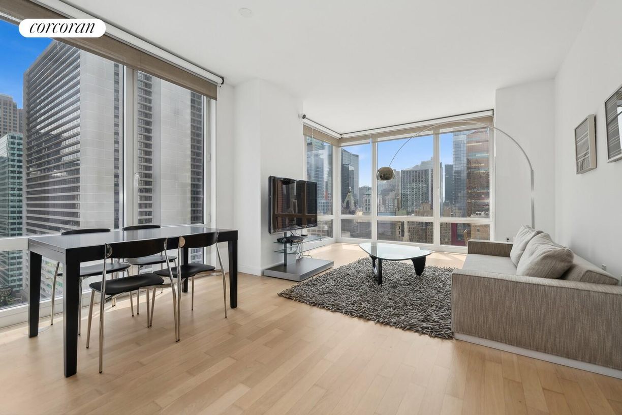 Foto principal - 750 8th Ave