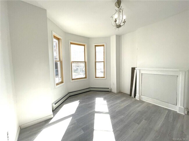 Building Photo - 76 Henry Ave
