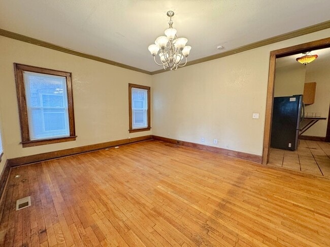 Foto del edificio - 6 Bedroom on Campus