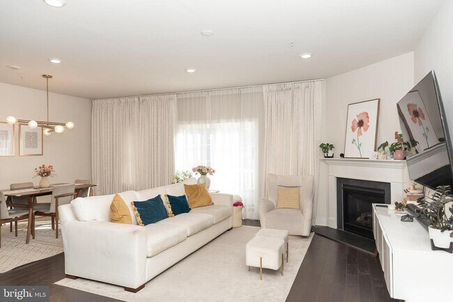 Foto del edificio - 163 Livingston Ln