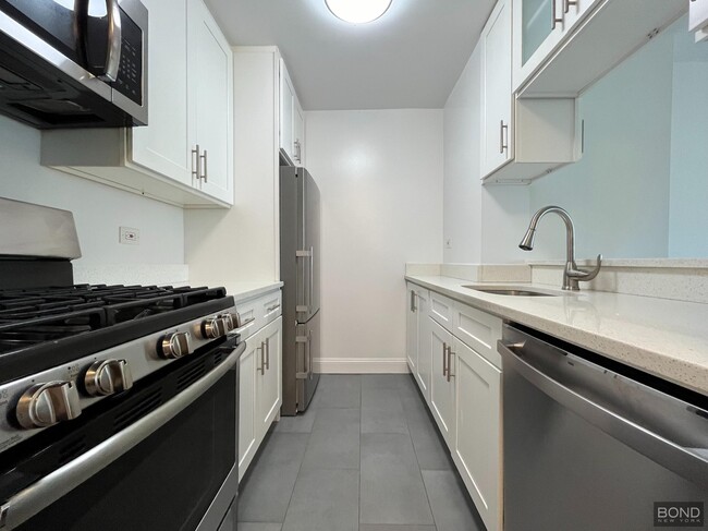 Foto del edificio - 400 E 71st St