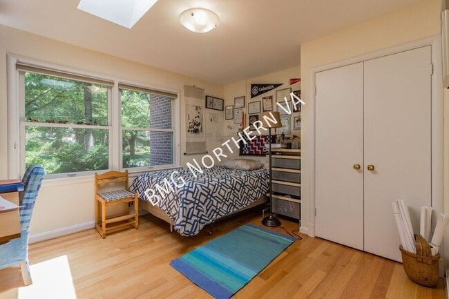 Foto del edificio - 3404 Mansfield Rd