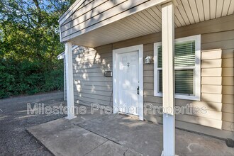 Building Photo - 816 S Crockett St