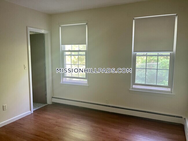 Foto del edificio - 74 S Huntington Ave