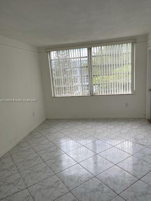 Foto del edificio - 1351 NE 191st St