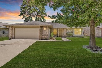 Building Photo - 9019 Driftstone Dr