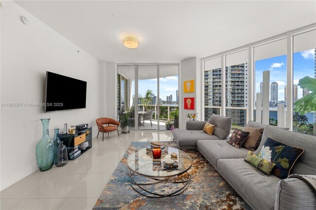 Foto del edificio - 4100 Island Blvd
