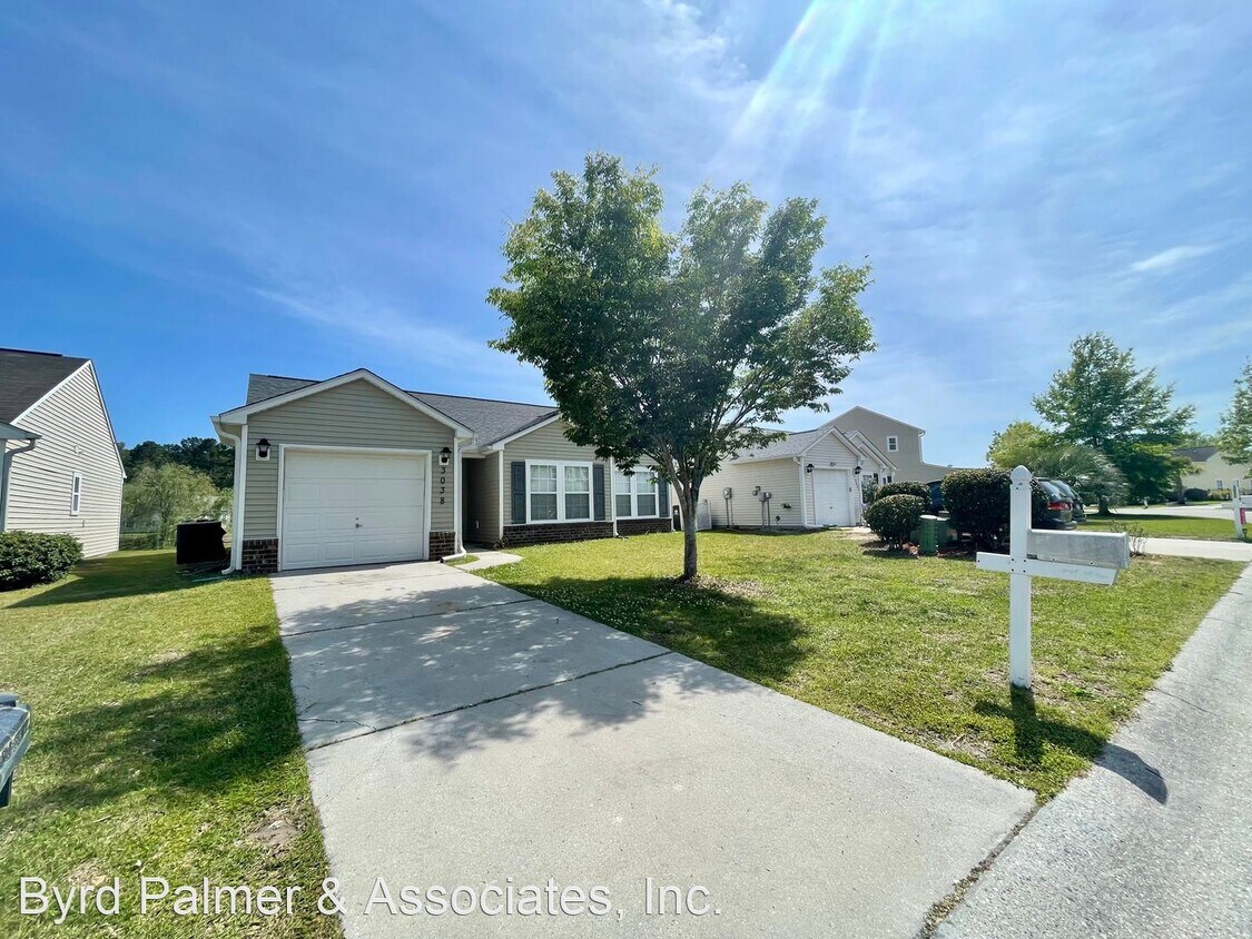 3 br, 2 bath House 3038 Regency Oaks Drive House Rental in Myrtle
