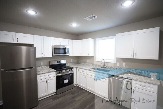 Foto del edificio - Brand new construction 2 bed 1 bath apartment - includes utlities, washer and dryer!!