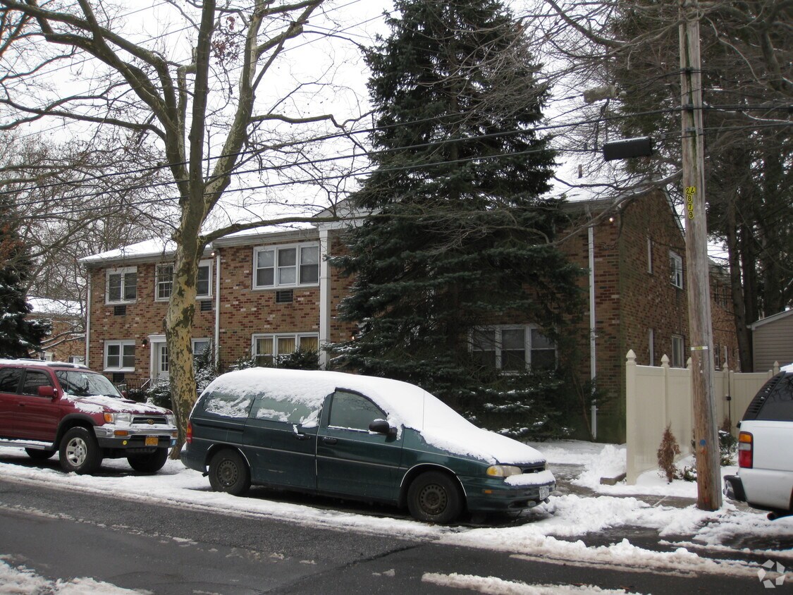 Manor Heights Apartments in Staten Island, NY