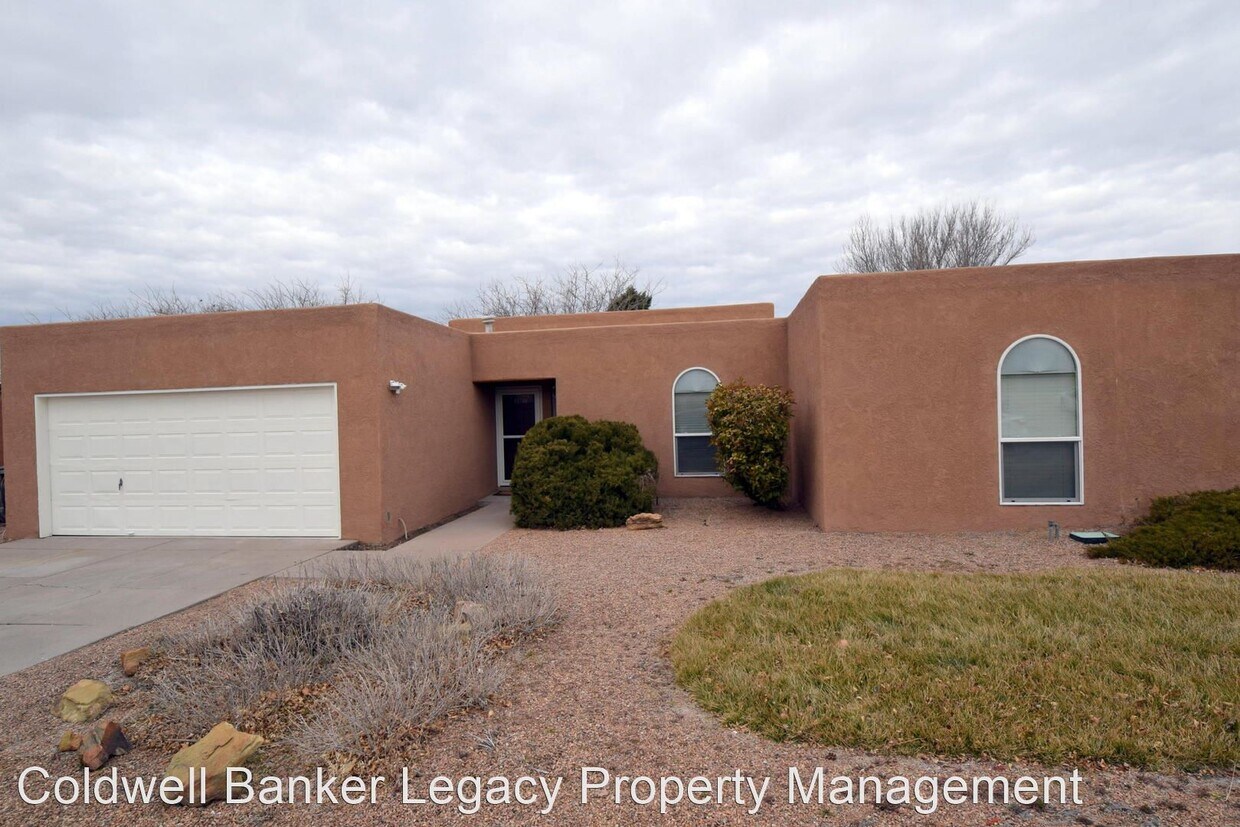 4 br, 2 bath House 1121 Monte Largo Dr NE House for Rent in