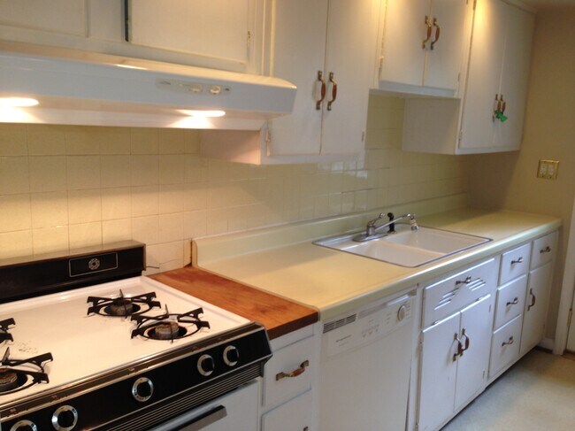 Foto del edificio - 5690 N College Ave