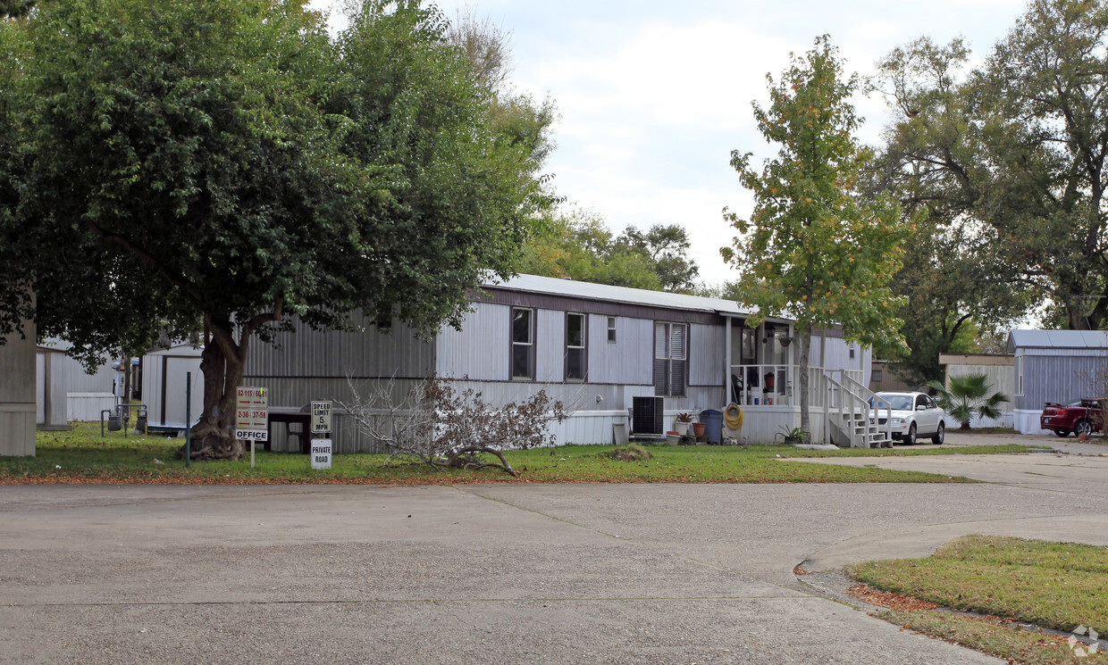 Foto del edificio - Pasadena Trails Mobile Home Park