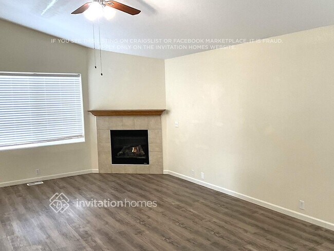 Foto del edificio - 8450 Shadow Run Ln