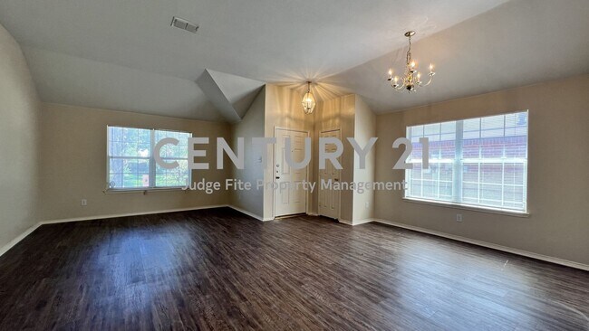 Building Photo - Wonderful 4/2/2 in Eagle Mt-Saginaw ISD Fo...