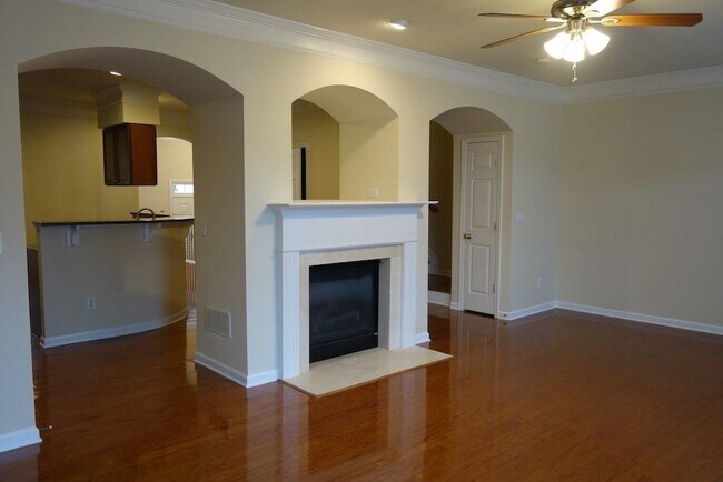 Building Photo - 11045 Brunson Dr