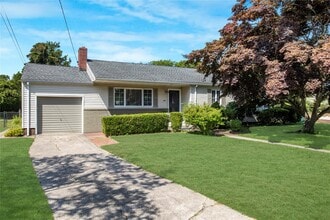 Building Photo - 32 General McLean Dr