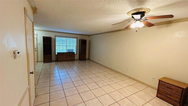 Foto del edificio - 7600 Burgoyne Rd