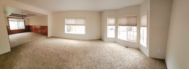 Building Photo - 801 S Riverside Harbor Dr